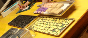 Read more about the article 5 Fun Freeze-Dried Treat Basket Ideas: Why Freeze-Dried Candy from Sunset Treats is the Perfect Gift
